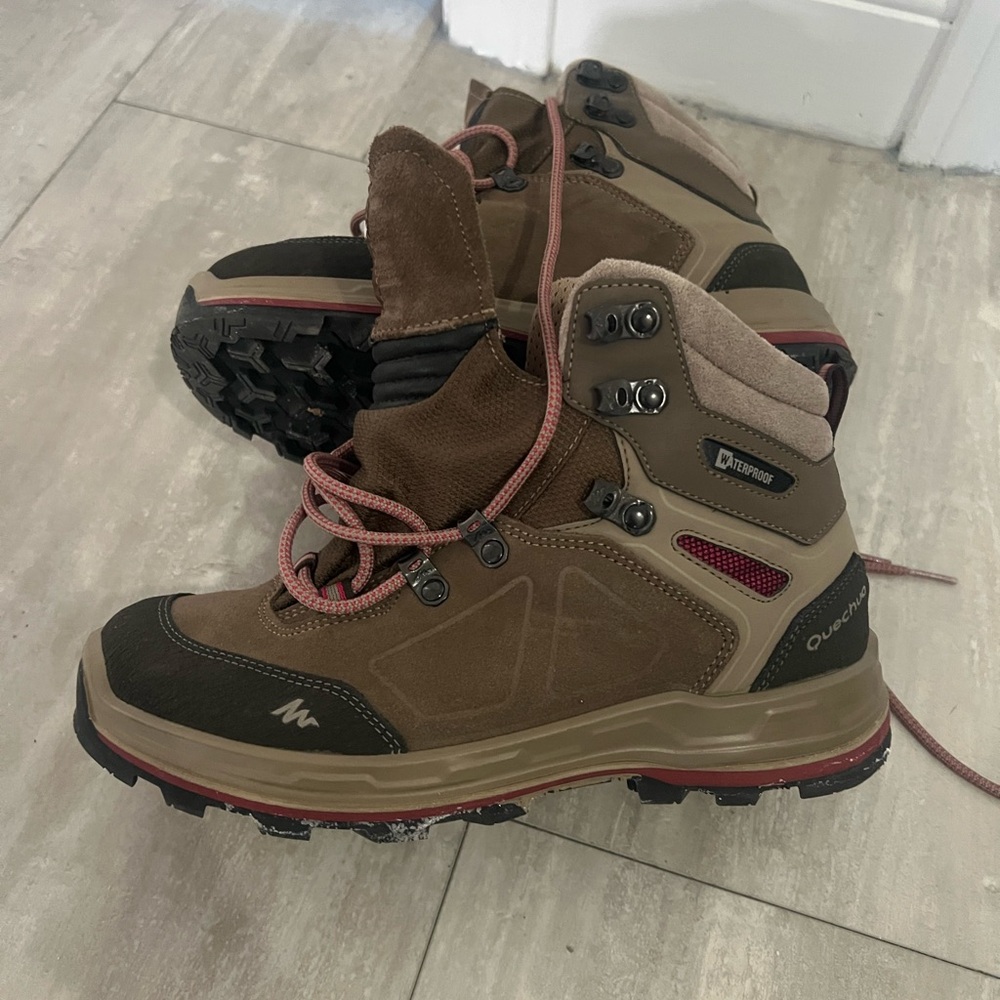 Quechua woman’s Brown Hiking Boots